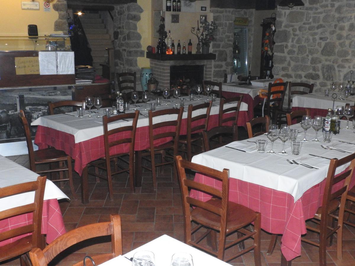 Osteria Belvedere Сан-Лео Экстерьер фото